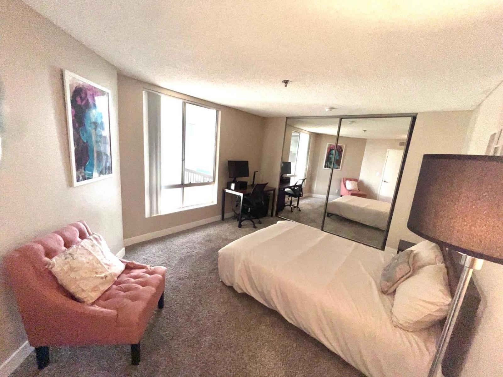 Hollywood Two Bedroom & Free Two Parking Spots Apartment Los Angeles Bagian luar foto